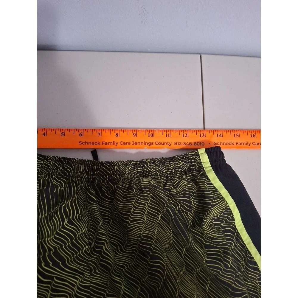 Nike Women's DRI-FIT Dry Tempo Running Shorts ‎ Size Large